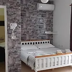 Nesti Relax Bed & Breakfast Lini