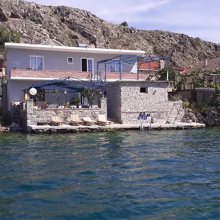 Nesti Relax Bed and Breakfast Lini
