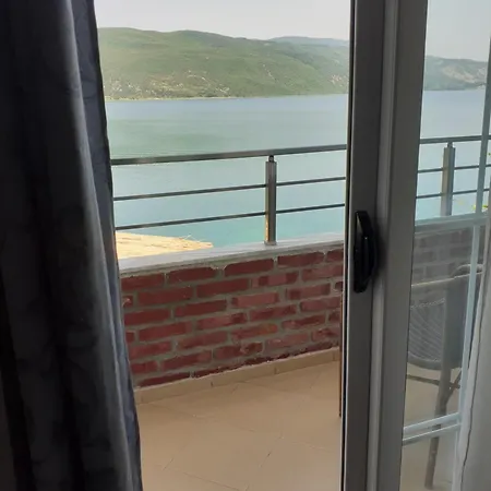 Nesti Relax Bed and Breakfast Lini