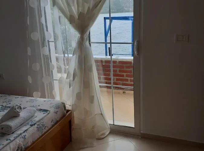 Nesti Relax 4* Lini