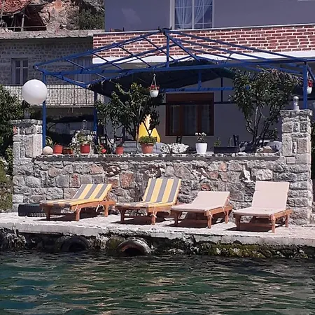 Couette-café Nesti Relax 4*