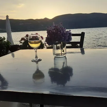 Nesti Relax فندق مبيت وإفطار