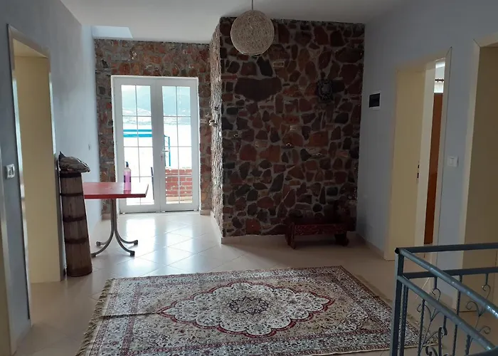 Bed & Breakfast Nesti Relax 3*